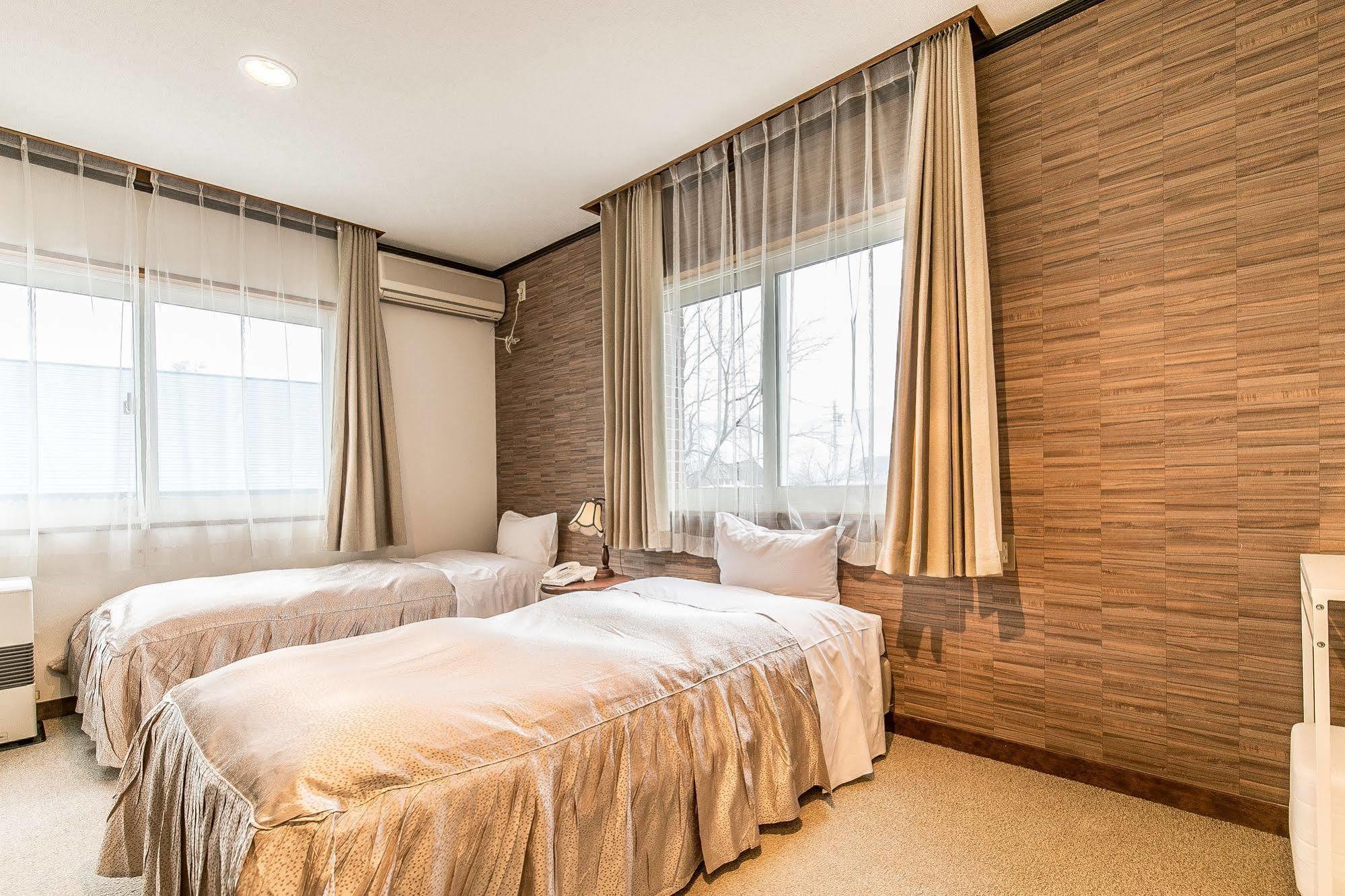 Petit Hotel Enchante Hakuba Dış mekan fotoğraf