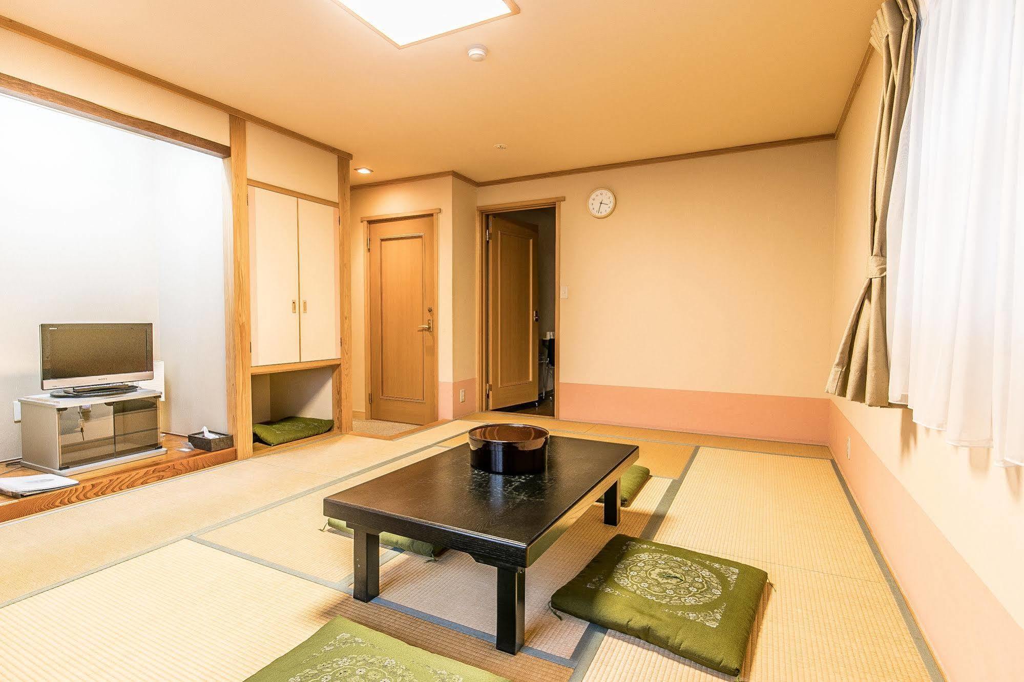Petit Hotel Enchante Hakuba Dış mekan fotoğraf